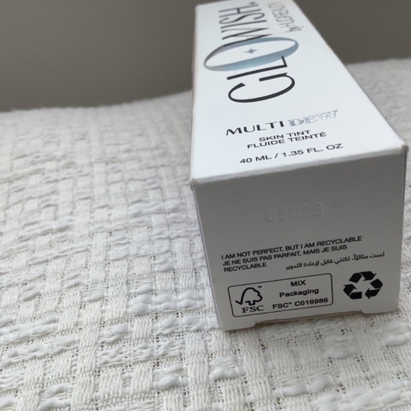 Glowish Skin Tint-foundation - Picture 7 of 7